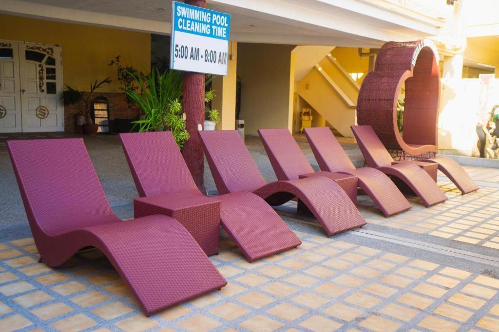 Suzuki Beach Hotel โอลองกาโป ภายนอก รูปภาพ