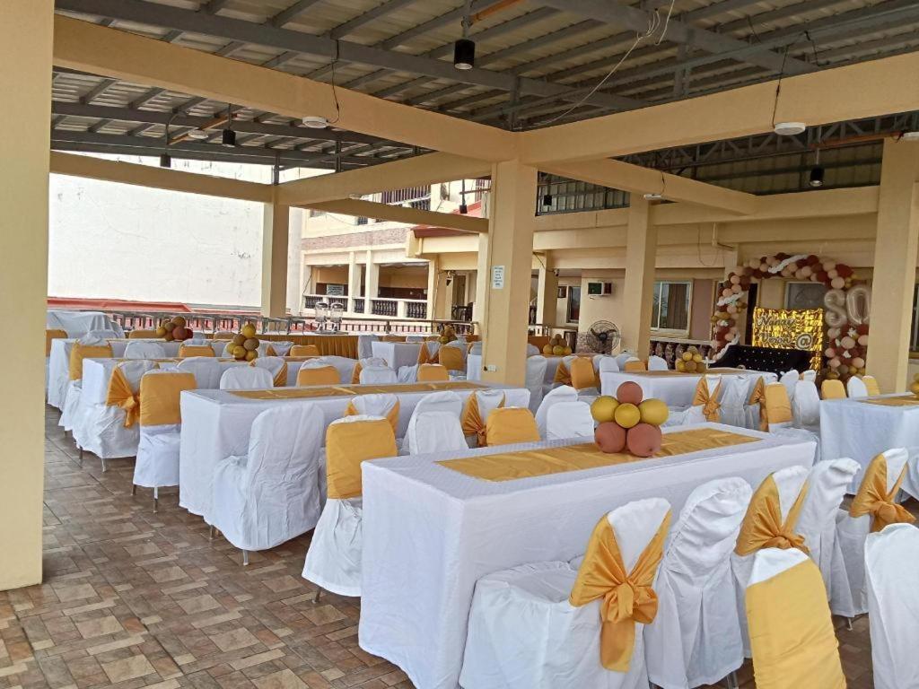 Suzuki Beach Hotel โอลองกาโป ภายนอก รูปภาพ