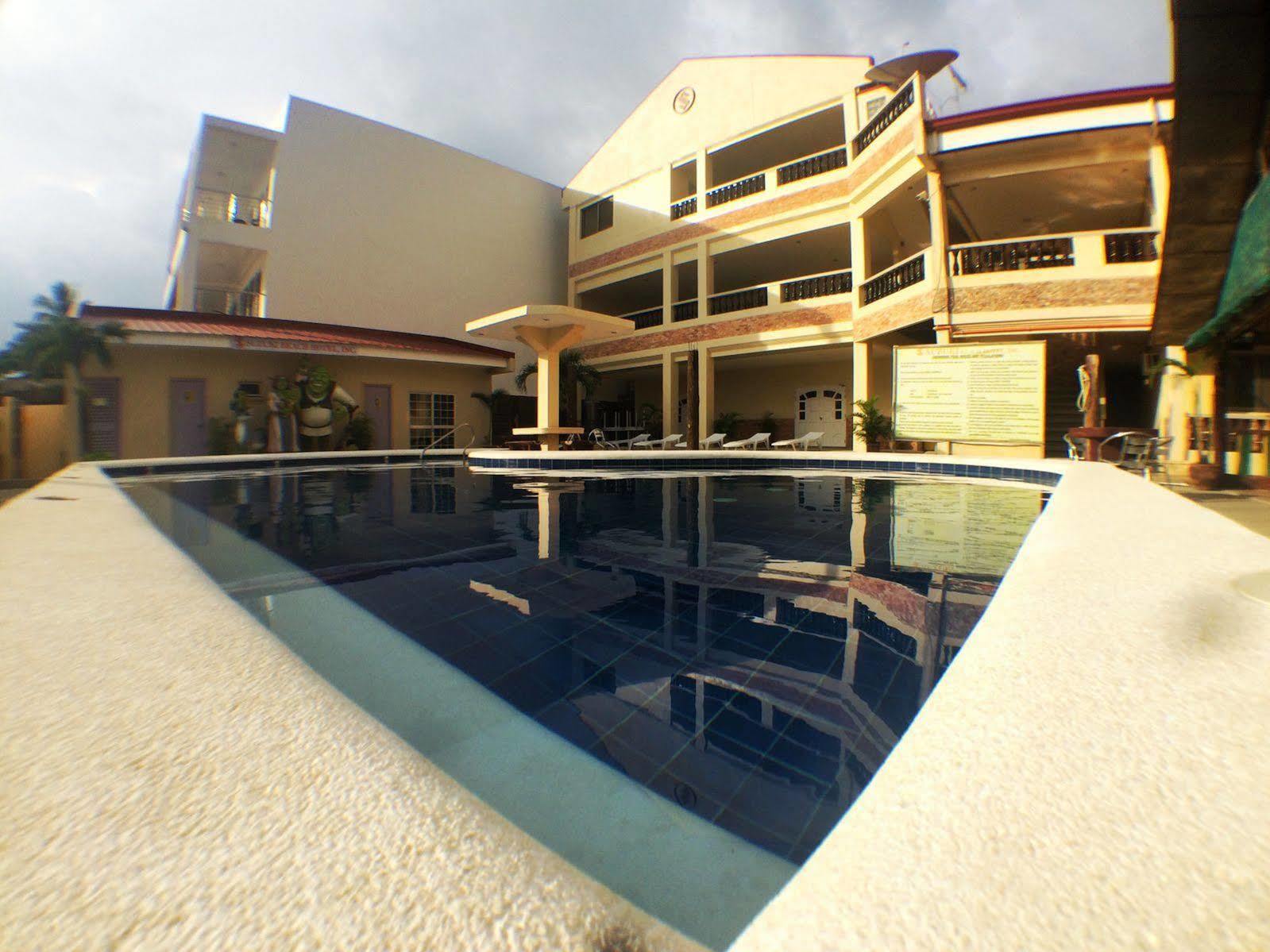 Suzuki Beach Hotel โอลองกาโป ภายนอก รูปภาพ