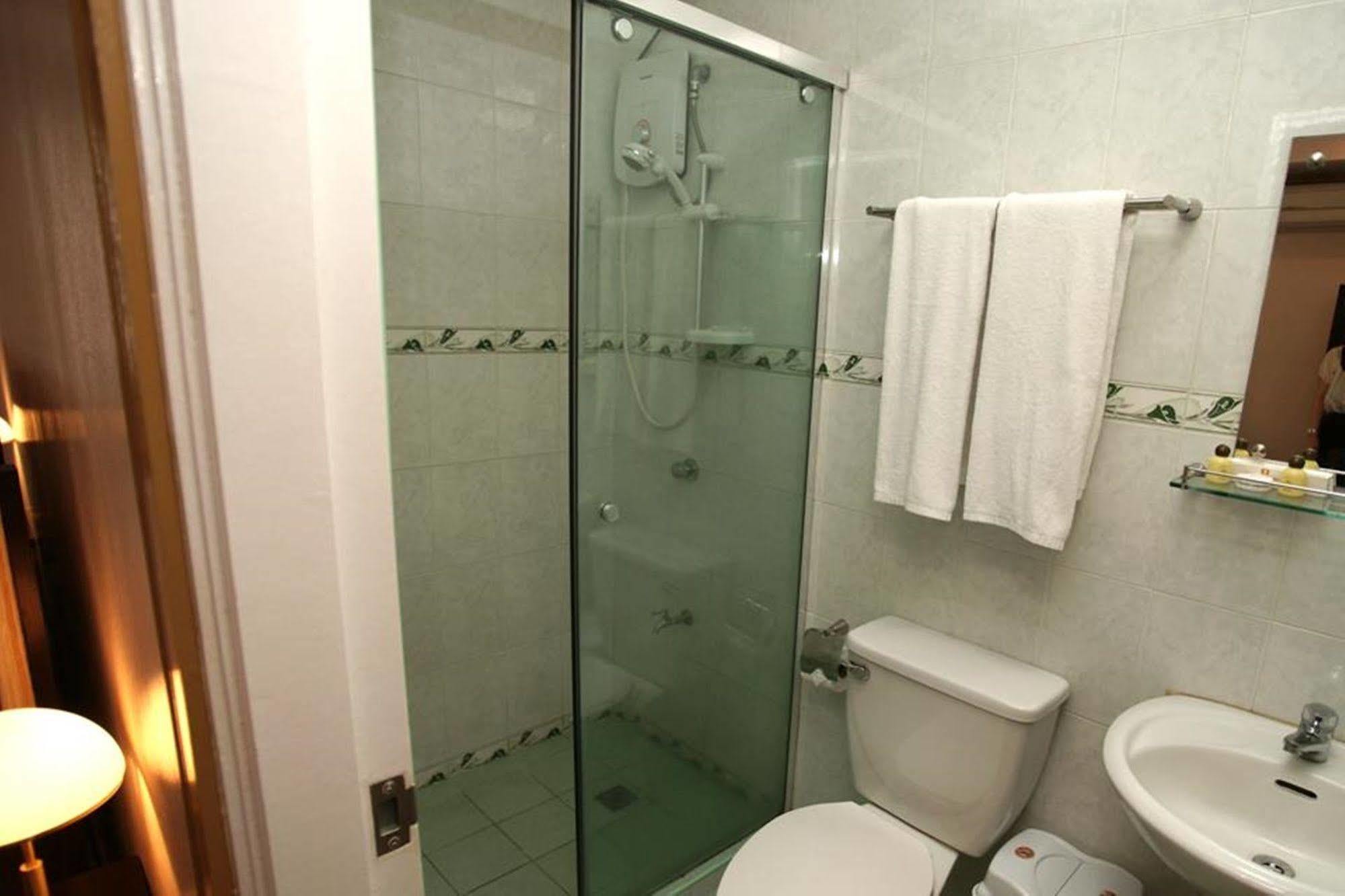 Suzuki Beach Hotel โอลองกาโป ภายนอก รูปภาพ
